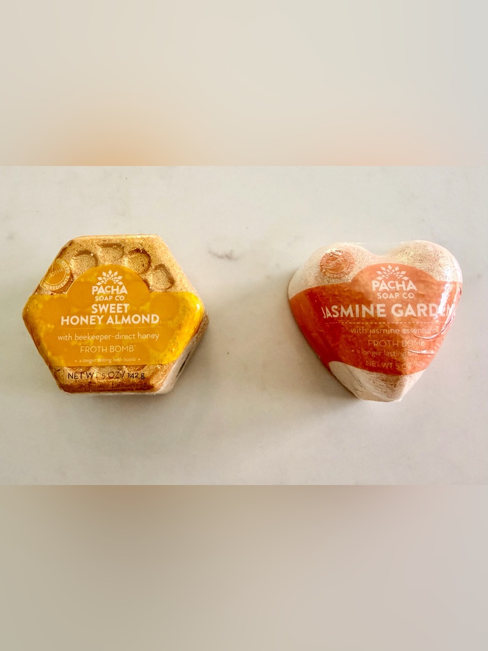 Pacha Froth Bath Bomb Duo - Hexagon Sweet Honey Almond & Jasmine Garden Heart